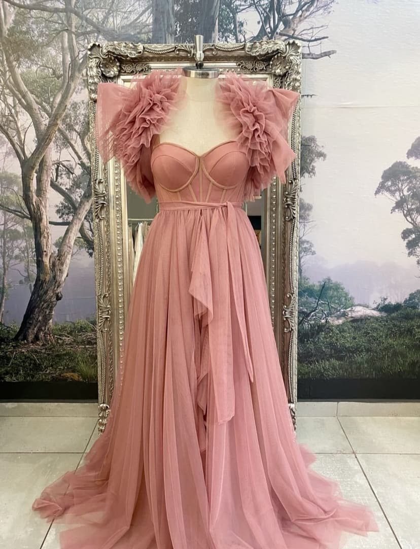 Dress Me Dolly - Dress Hire & Photography