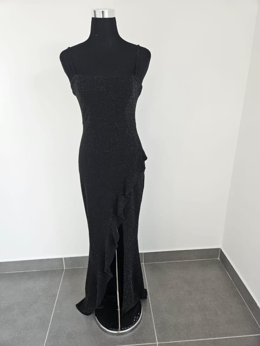 Dress Me Dolly - Dress Hire & Photography