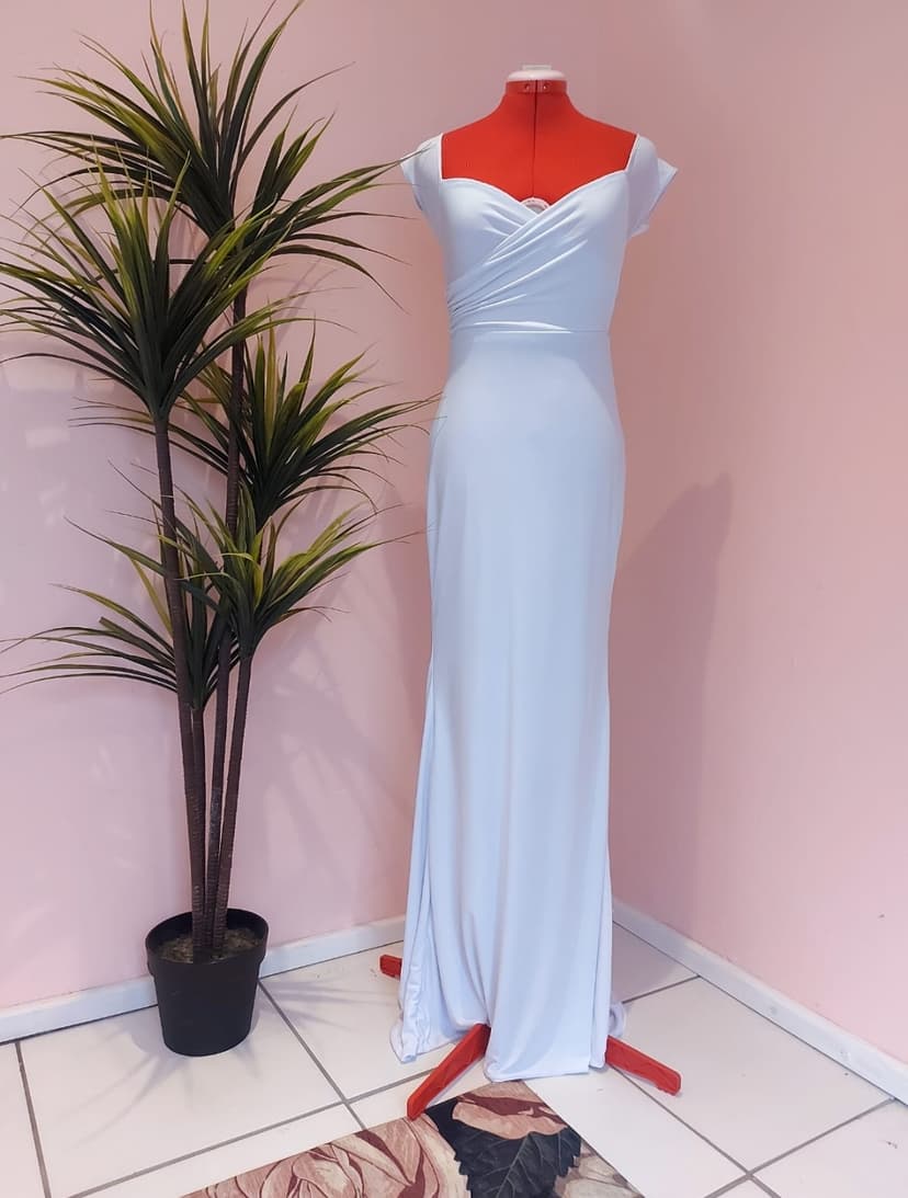 Dress Me Dolly - Dress Hire & Photography