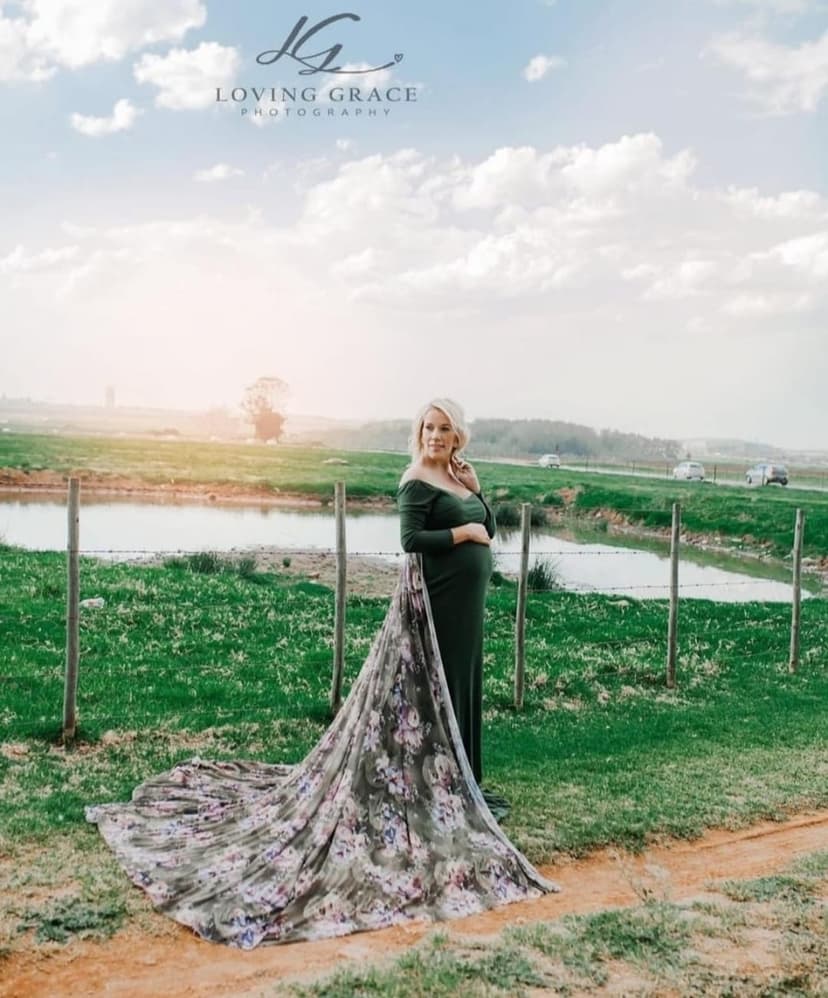 Dress Me Dolly - Dress Hire & Photography