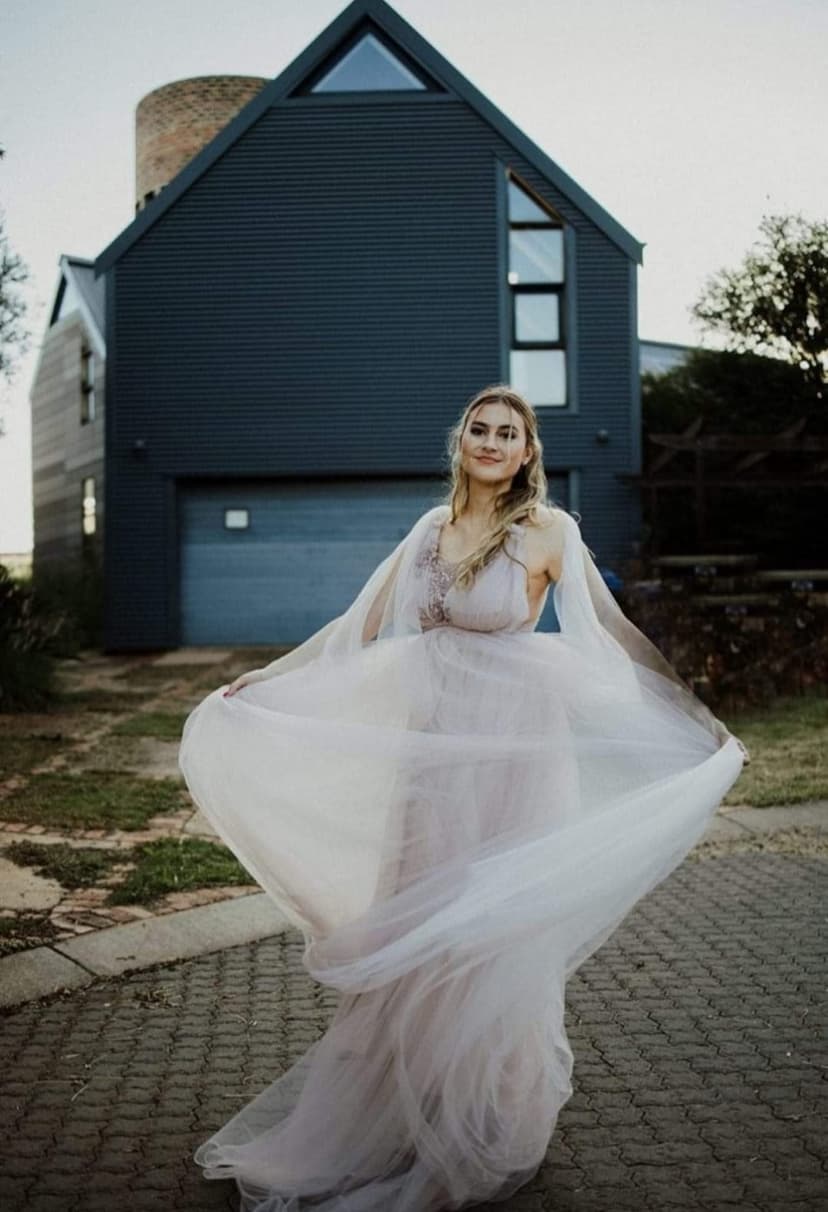 Dress Me Dolly - Dress Hire & Photography